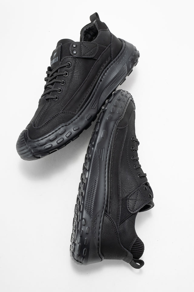 Erkek Siyah Bağcıklı Tırtıklı Kauçuk Tabanlı Sneaker Eliseo