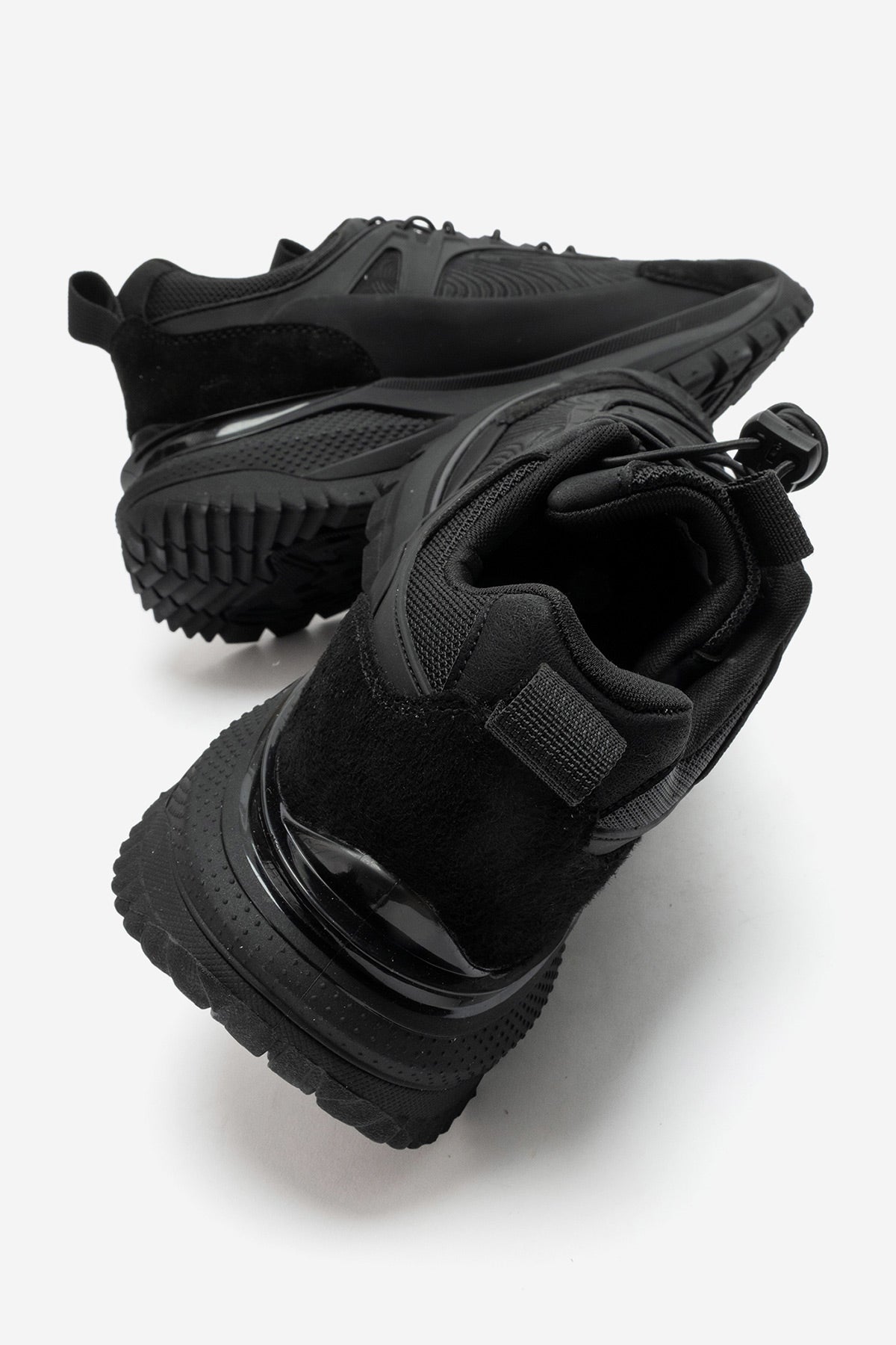 Erkek Siyah Lastik Bağcıklı Tırtıklı Taban Outdoor Sneaker Ezio