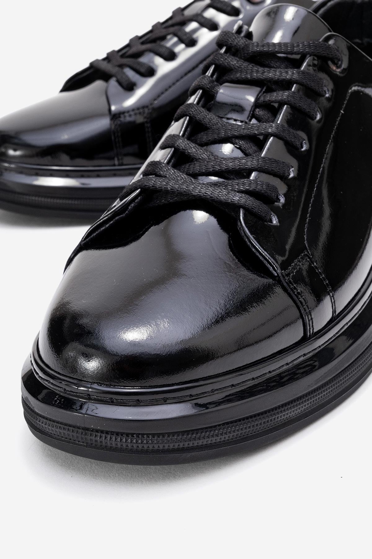 Erkek Hakiki Deri Siyah Bağcıklı Kalın Tabanlı Sneaker Günlük Ayakkabı Basilio
