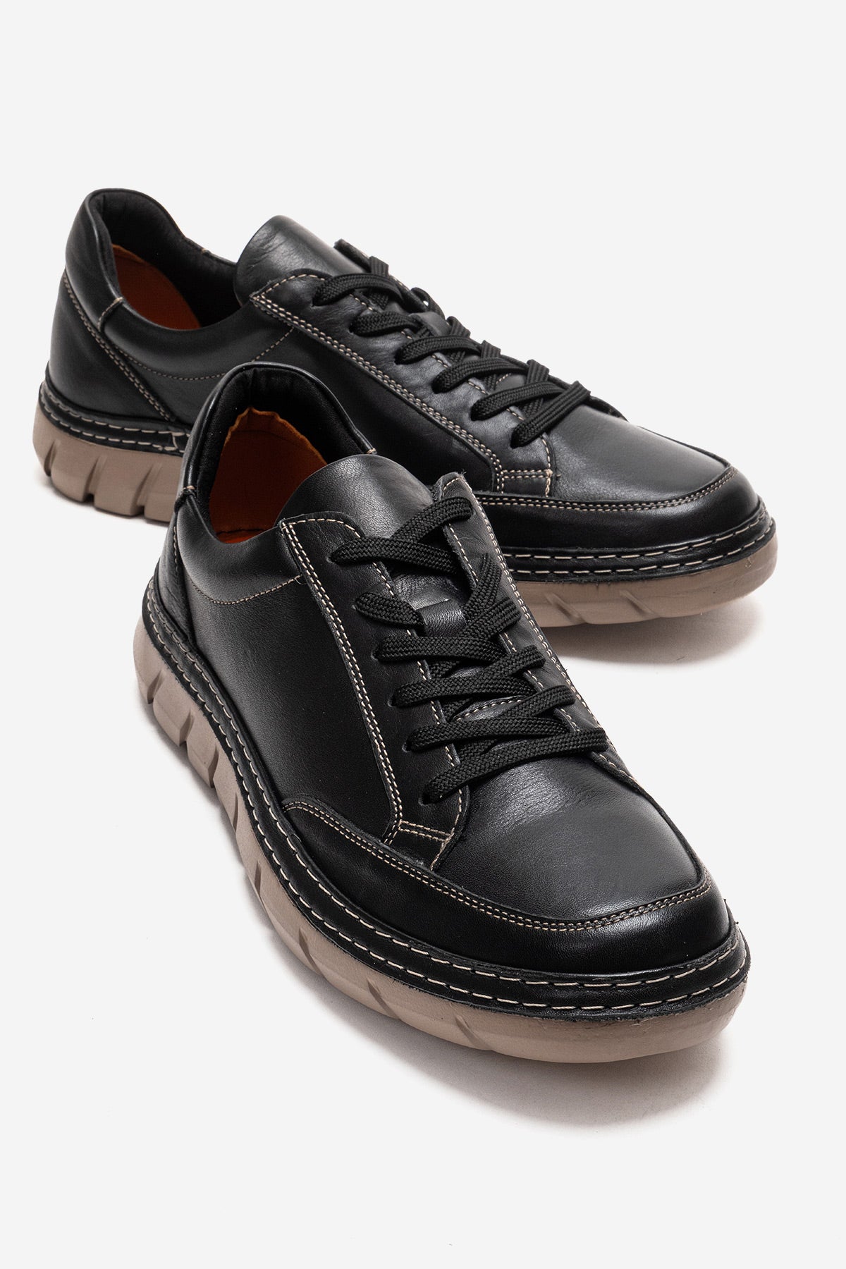 Erkek Hakiki Deri Siyah Bağcıklı Kauçuk Tabanlı Sneaker Roberto