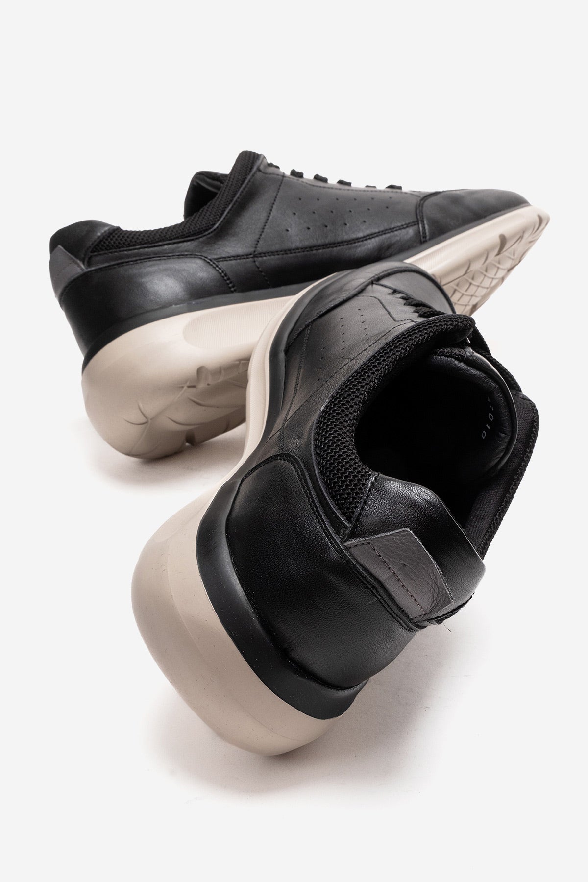 Erkek Hakiki Deri Siyah Lazer Kesim Hafif Tabanlı Sneaker Rodrigo
