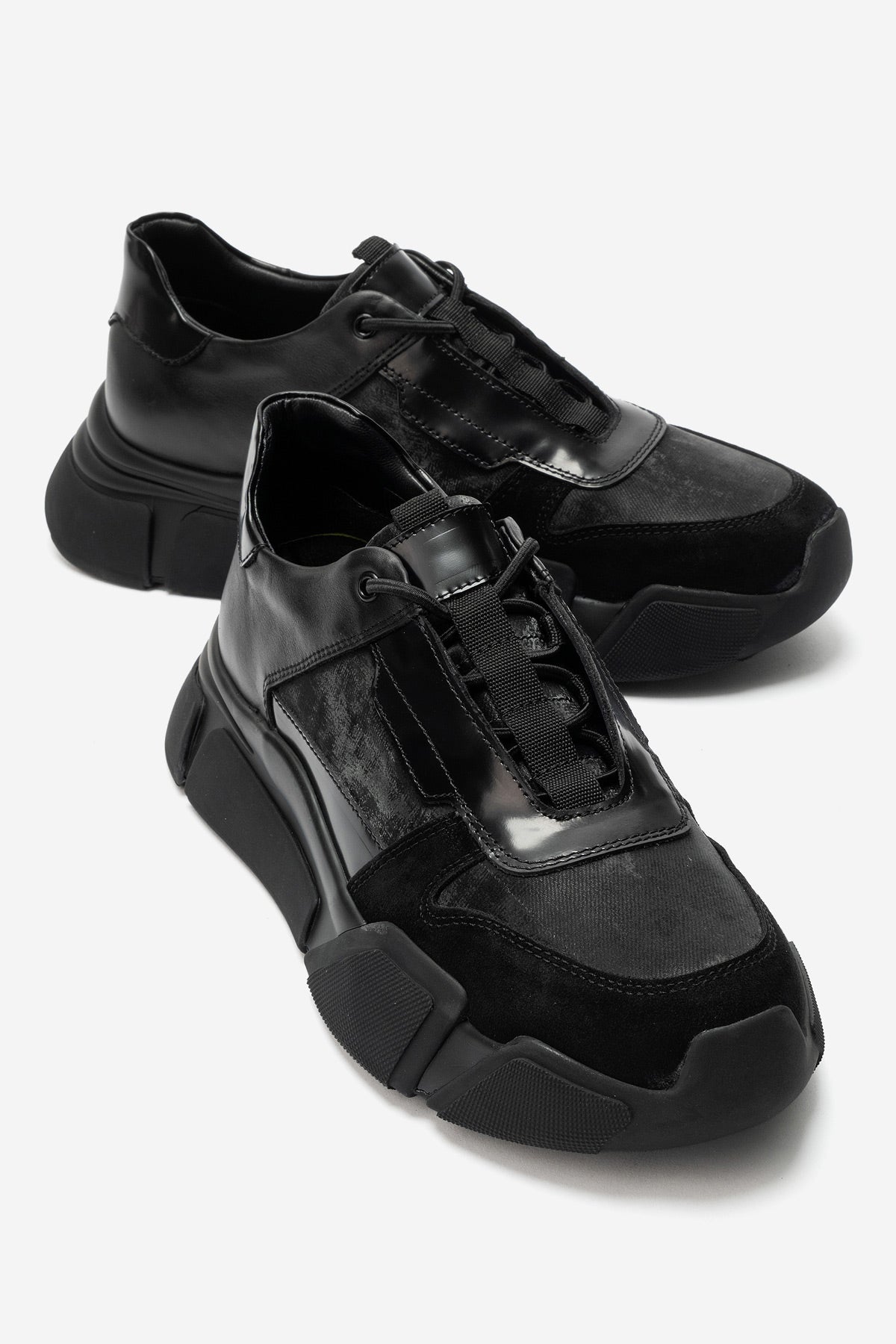Erkek Hakiki Deri Siyah Bağcıklı Kalın Tabanlı Hafif Sneaker Ubaldo