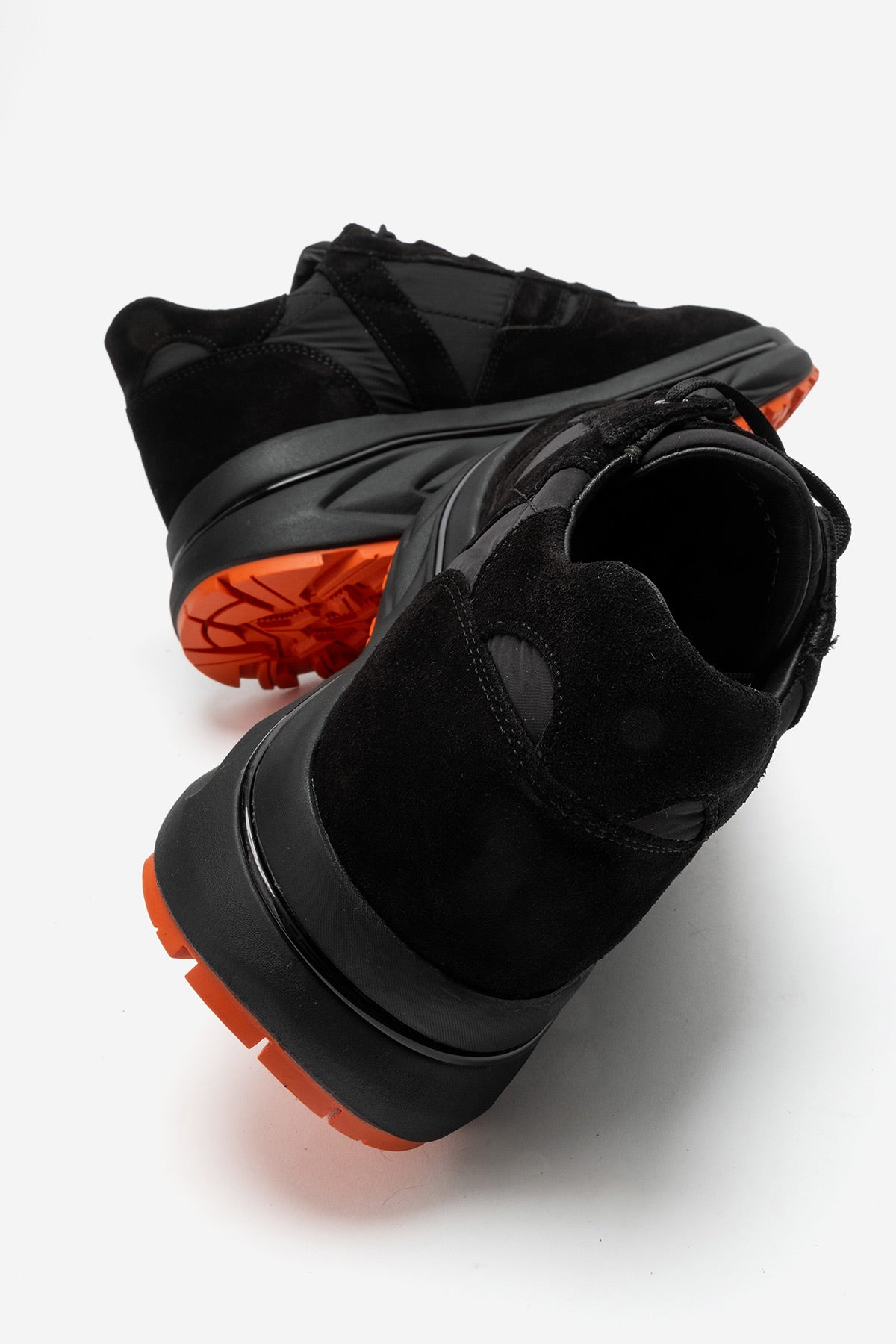 Erkek Hakiki Deri Siyah Süet Bağcıklı Kalın Kauçuk Tabanlı Sneaker Ugo
