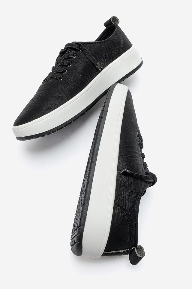Kadın Siyah Bağcıklı Hafif Tabanlı Günlük Sneaker Berta