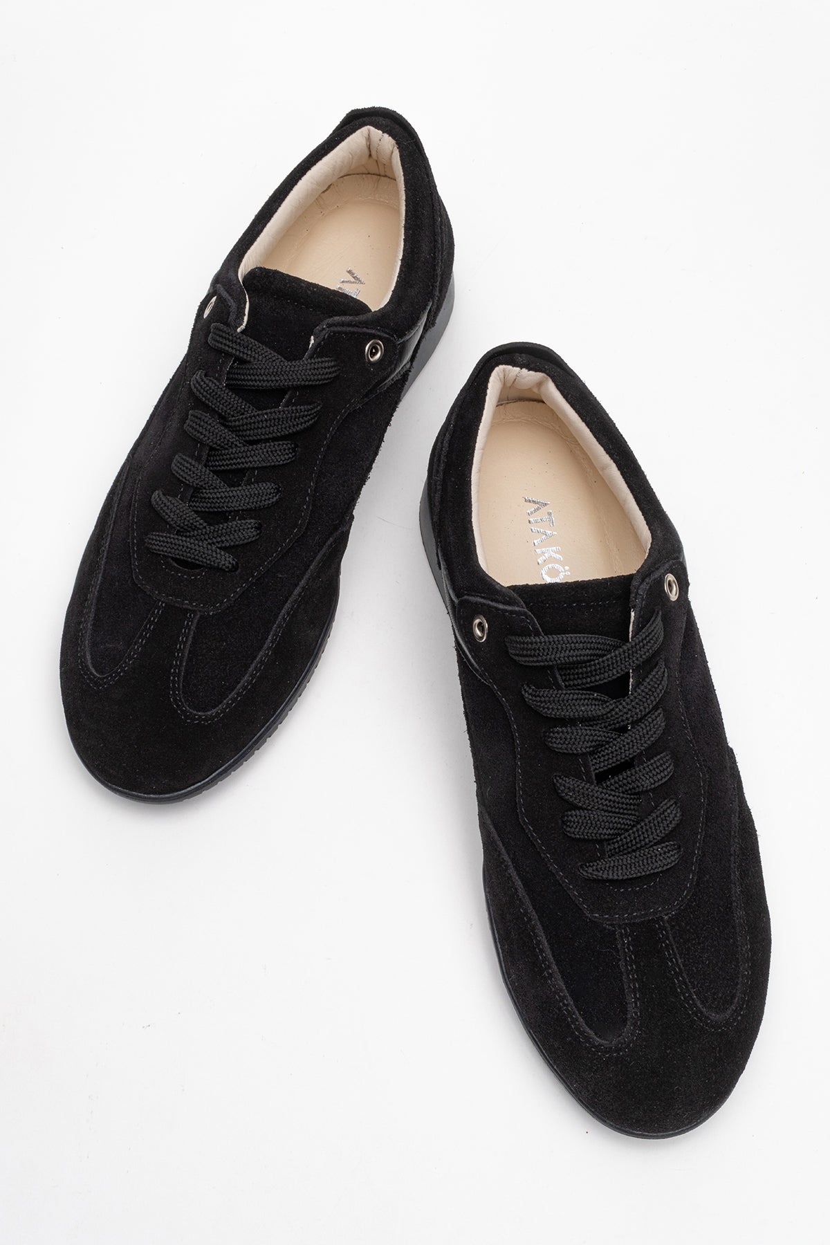 Kadın Hakiki Deri Siyah Süet Bağcıklı Kauçuk Tabanlı Sneaker Anika