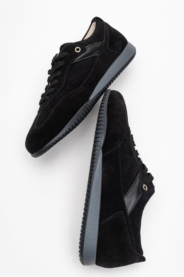 Kadın Hakiki Deri Siyah Süet Bağcıklı Kauçuk Tabanlı Sneaker Anika
