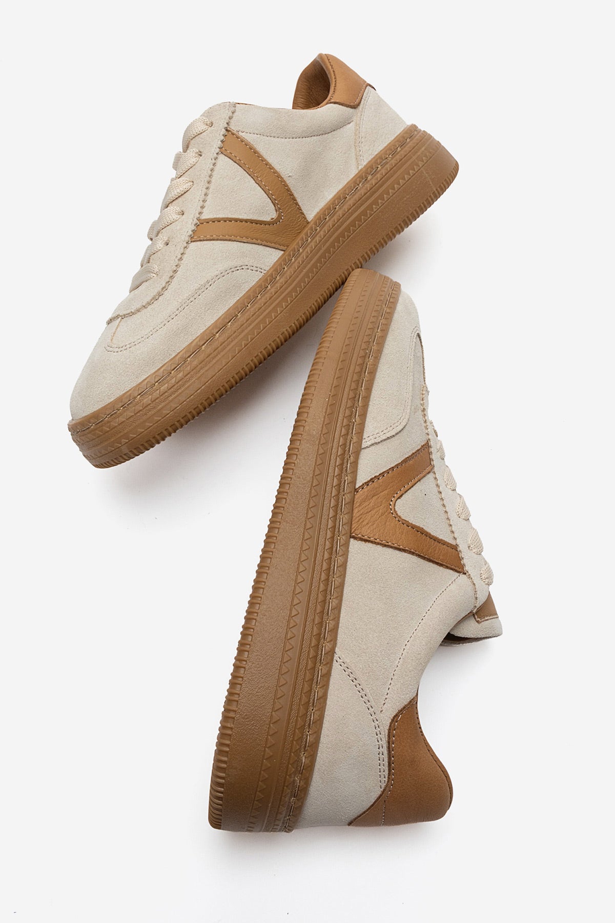Kadın Hakiki Deri Bej Süet Bağcıklı Kauçuk Tabanlı Sneaker Jimena