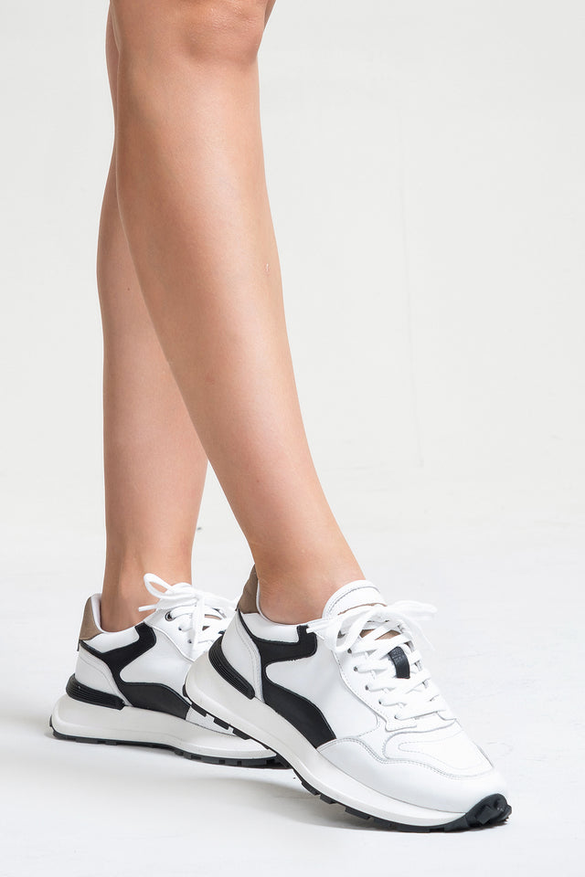 Kadın Hakiki Deri Beyaz Siyah Bağcıklı Kalın Tabanlı Sneaker Günlük Ayakkabı Mara
