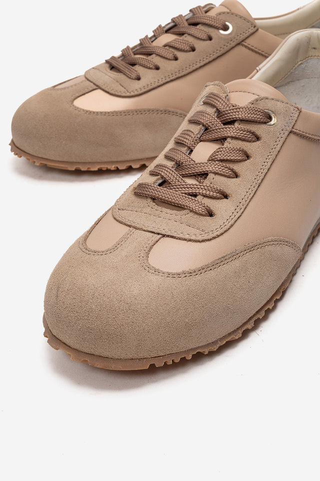 Kadın Hakiki Deri Bej Süet Bağcıklı Hafif Taban Günlük Sneaker Marta