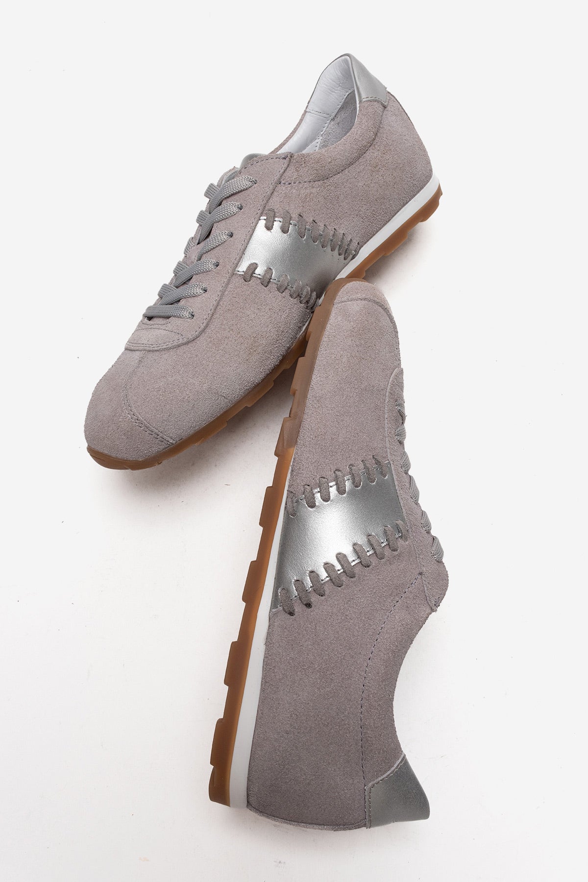 Kadın Hakiki Deri Gri Süet Altın Şeritli Bağcıklı Sneaker Günlük Ayakkabı Maxine