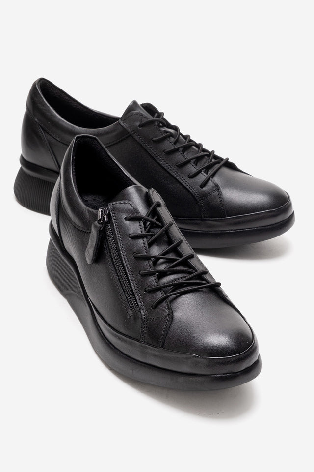 Kadın Hakiki Deri Siyah Bağcıklı Fermuarlı 4 cm Alçak Dolgu Topuklu Sneaker Karla