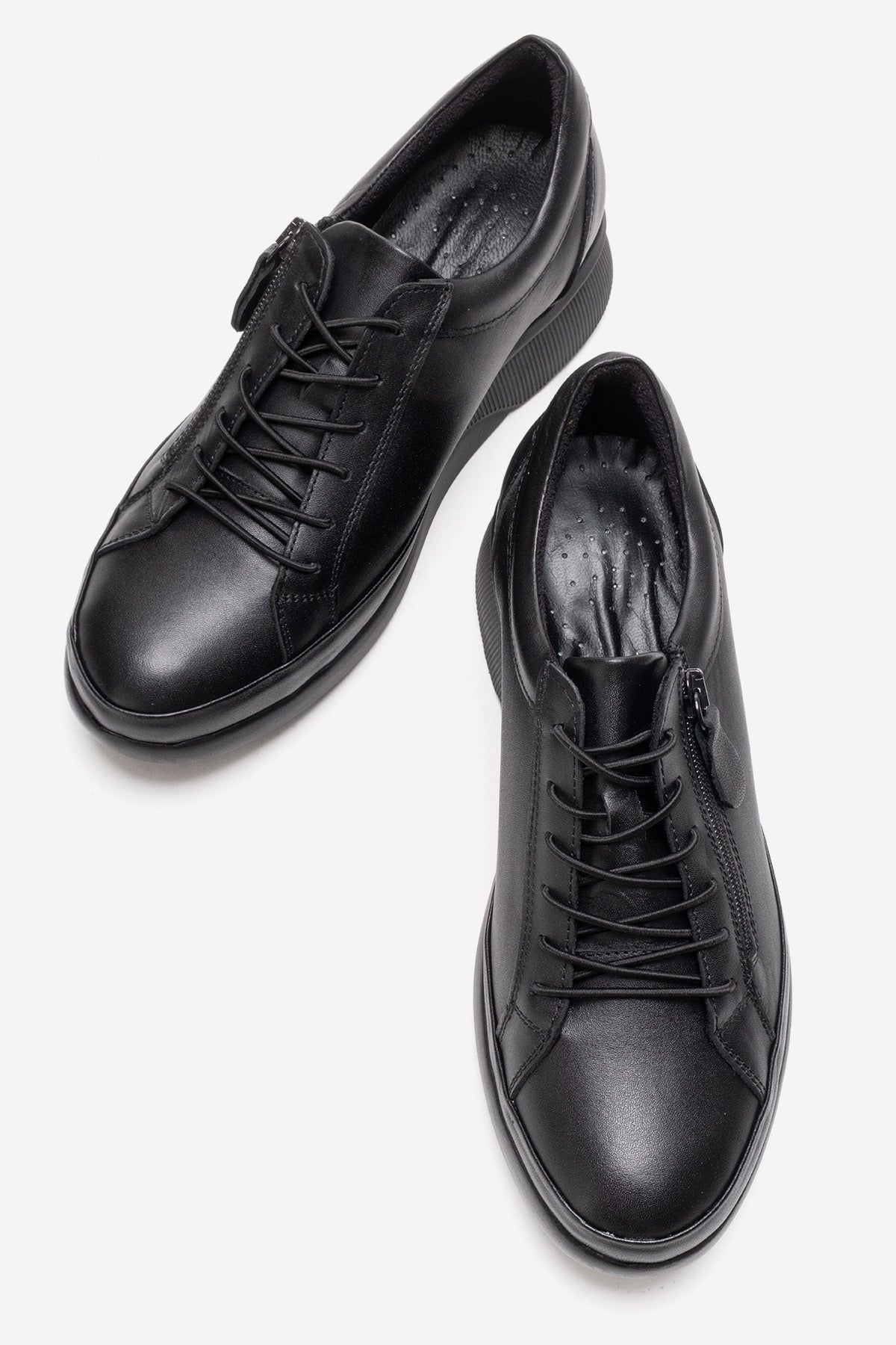 Kadın Hakiki Deri Siyah Bağcıklı Fermuarlı 4 cm Alçak Dolgu Topuklu Sneaker Karla