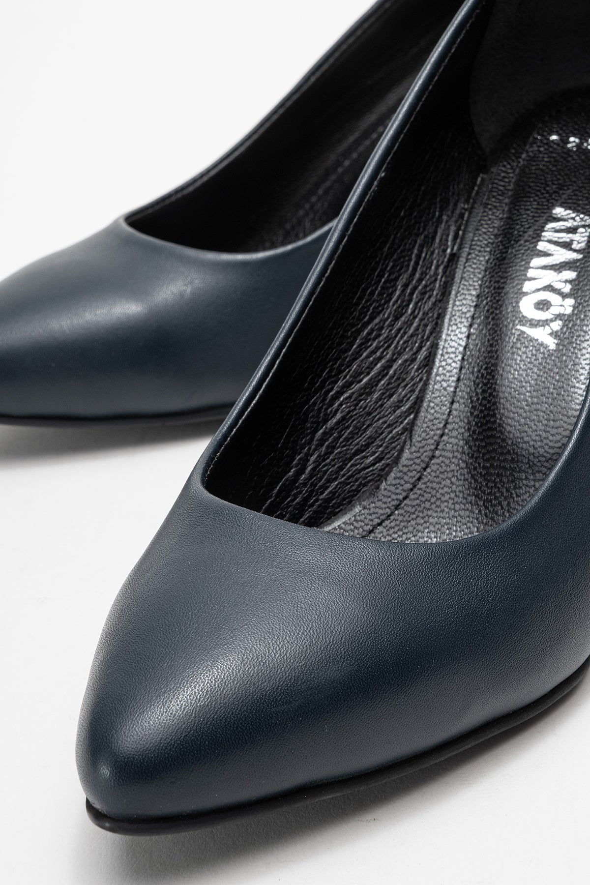 Kadın Hakiki Deri Lacivert Sivri Burun 7 cm Orta Topuklu Stiletto Ayakkabı Vittoria