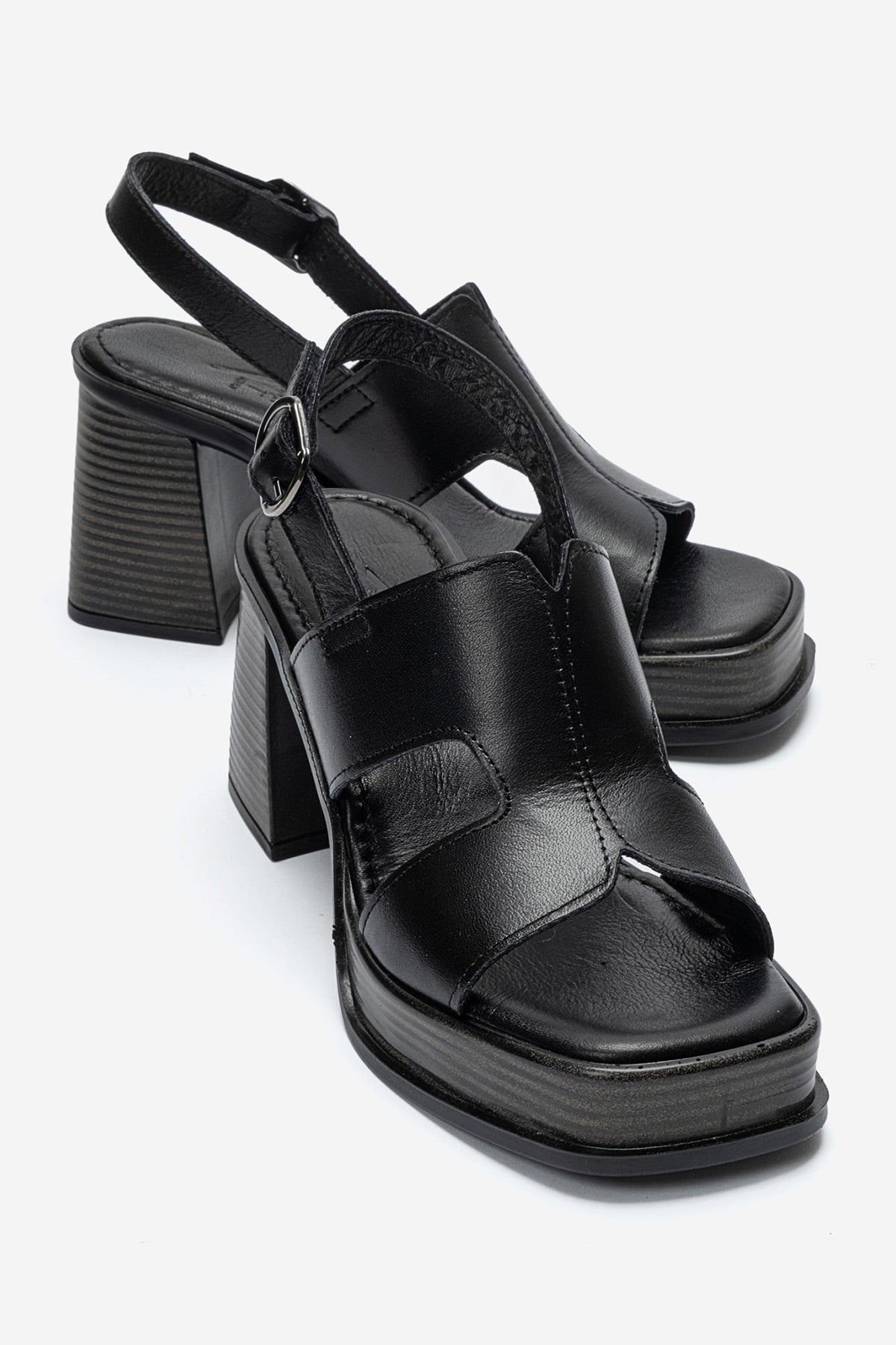 Kadın Hakiki Deri Siyah Köşeli Burun Tokalı 9 cm Platform Kalın Topuklu Sandalet Magda