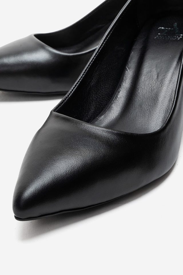 Kadın Hakiki Deri Siyah Sivri Burun Kısa 5 cm Orta Topuklu Stiletto Rossana
