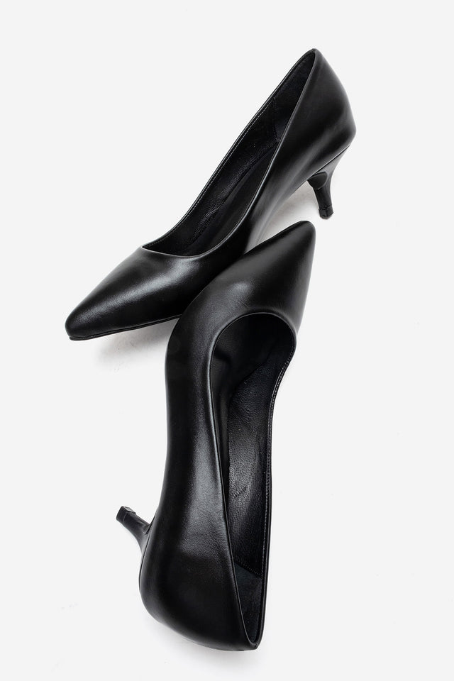 Kadın Hakiki Deri Siyah Sivri Burun Kısa 5 cm Orta Topuklu Stiletto Rossana