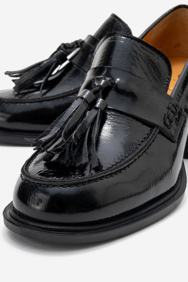 Kadın Hakiki Deri Siyah Dokulu Rugan Püskül Detaylı 6 cm Orta Kalın Topuklu Loafer Tatiana