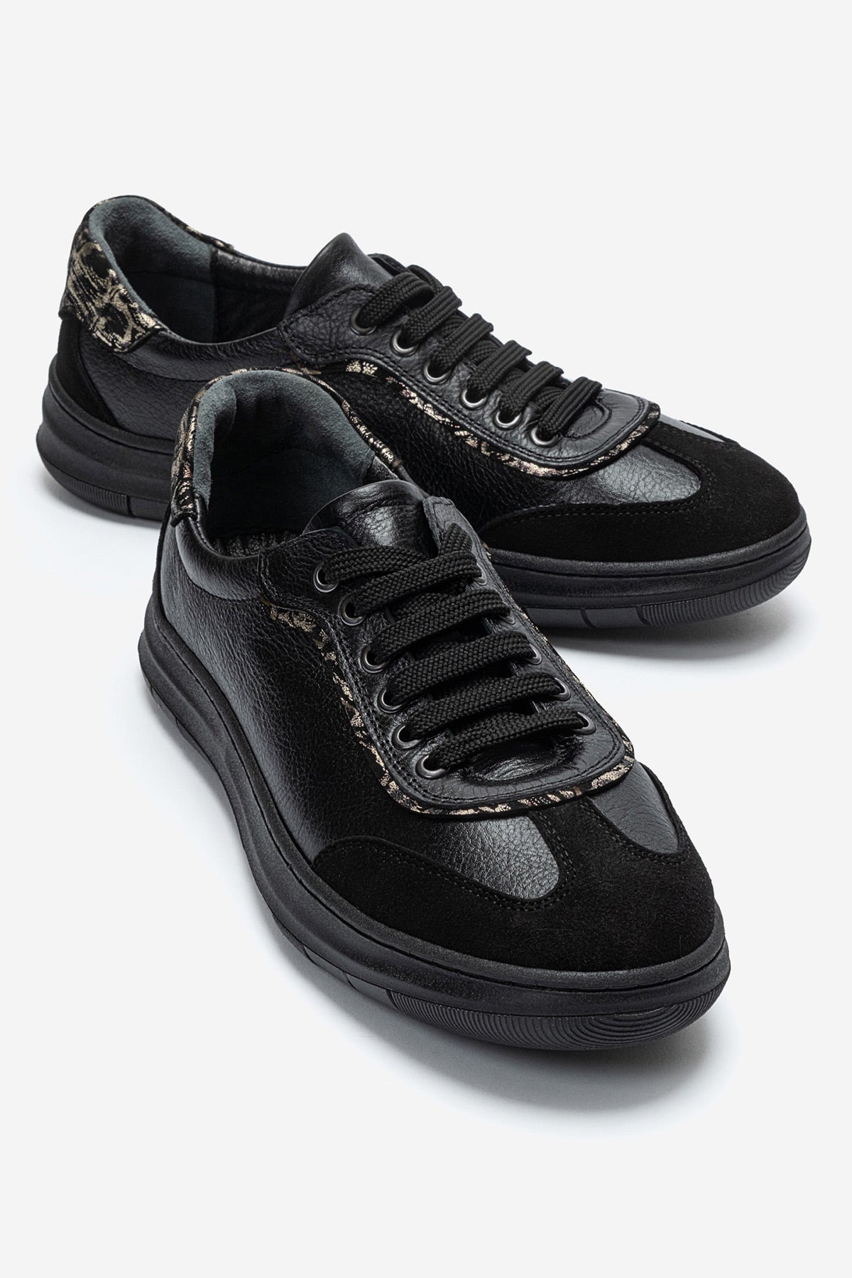 Kadın Hakiki Deri Siyah Süet Bağcıklı Kalın Tabanlı Sneaker Uma