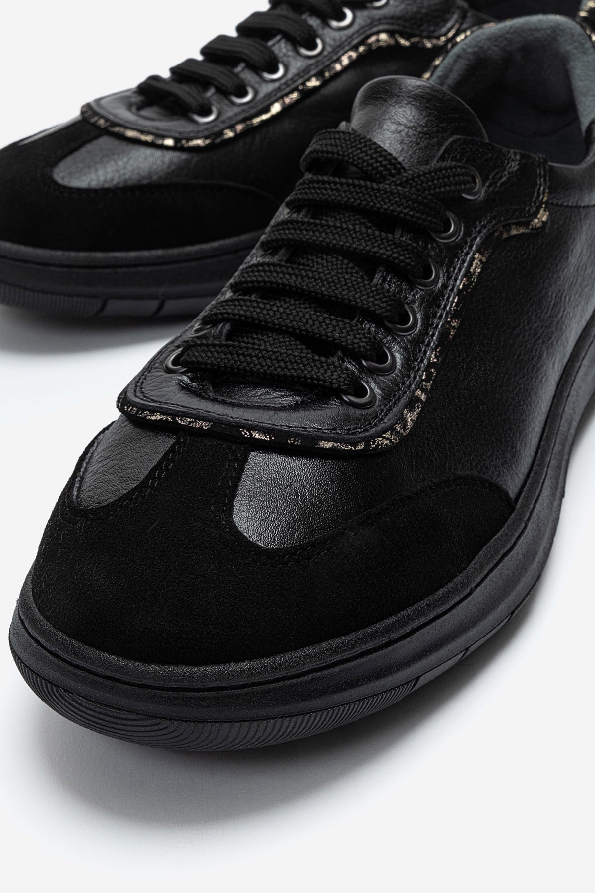 Kadın Hakiki Deri Siyah Süet Bağcıklı Kalın Tabanlı Sneaker Uma