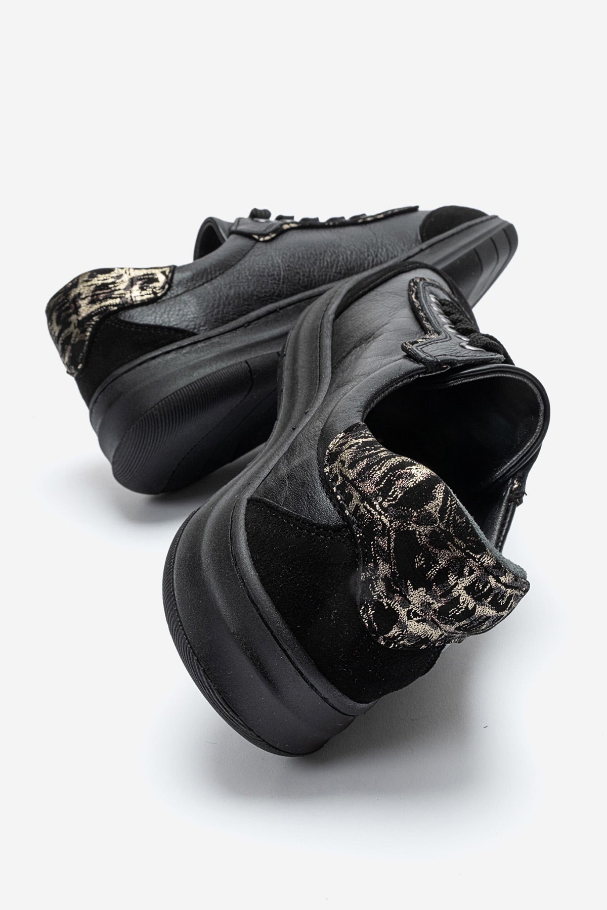 Kadın Hakiki Deri Siyah Süet Bağcıklı Kalın Tabanlı Sneaker Uma