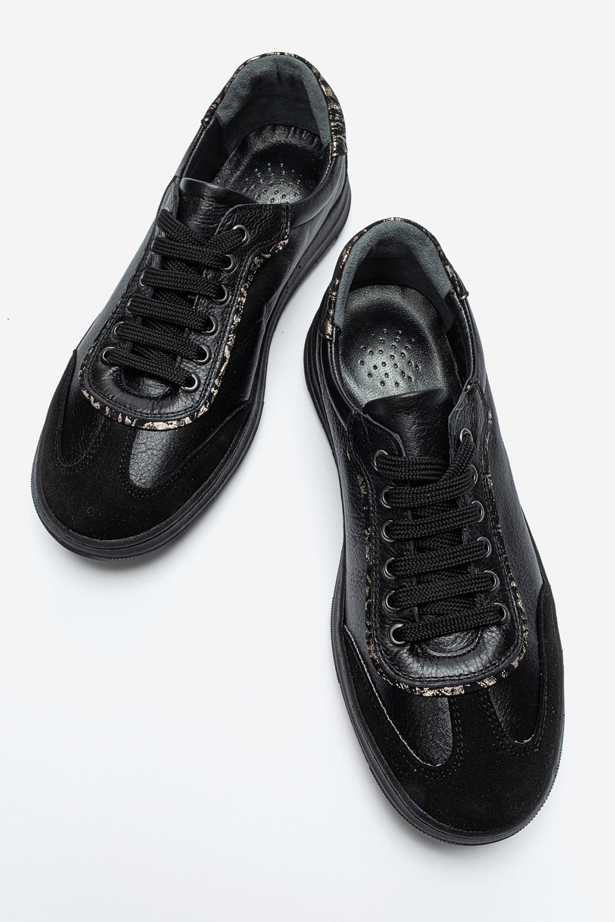 Kadın Hakiki Deri Siyah Süet Bağcıklı Kalın Tabanlı Sneaker Uma