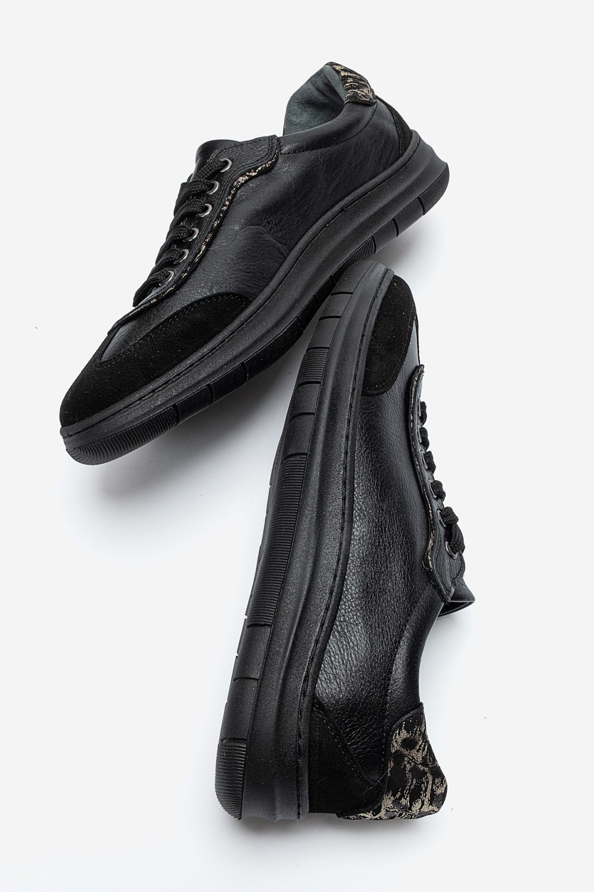 Kadın Hakiki Deri Siyah Süet Bağcıklı Kalın Tabanlı Sneaker Uma