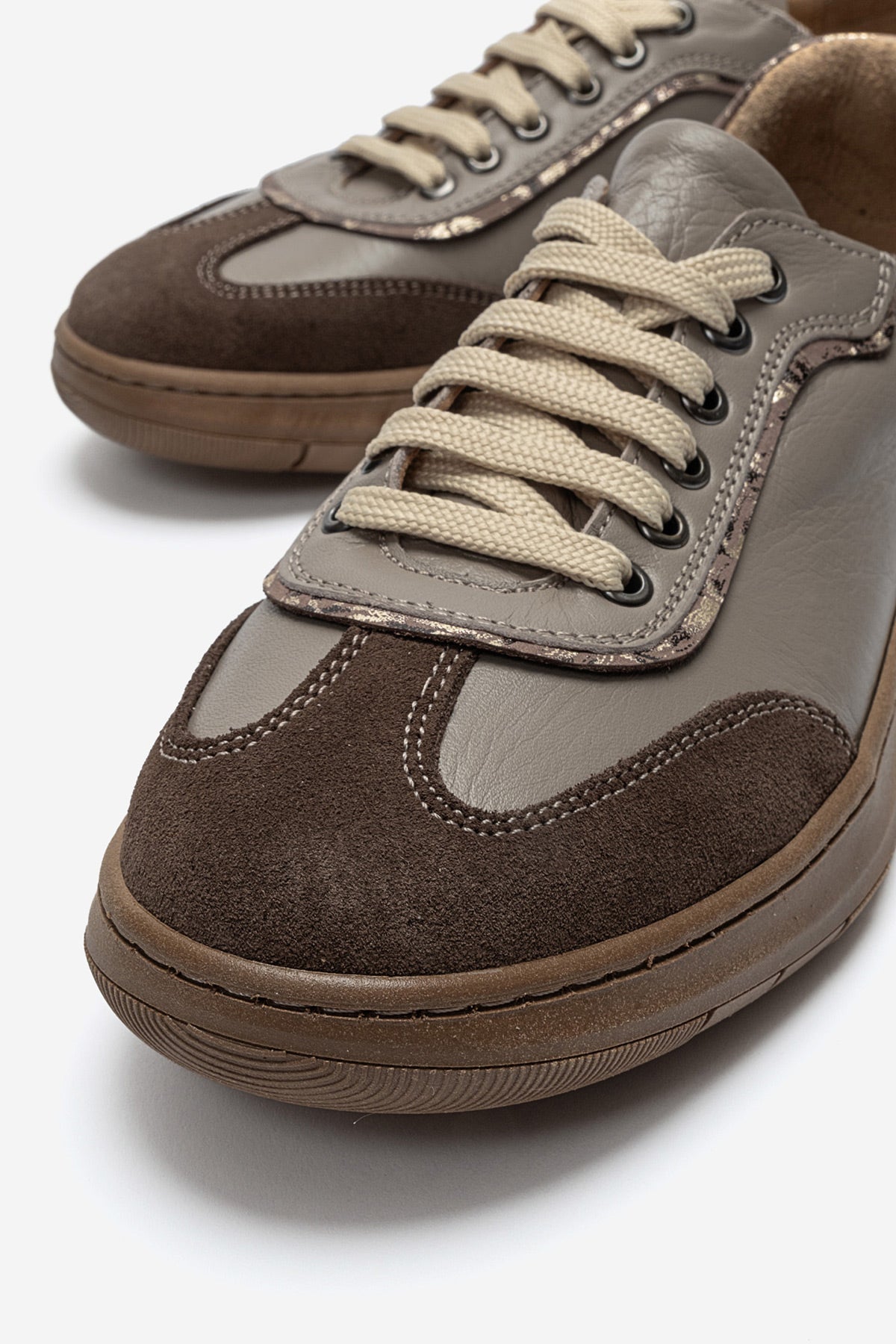 Kadın Hakiki Deri Vizon Süet Bağcıklı Kalın Tabanlı Sneaker Uma