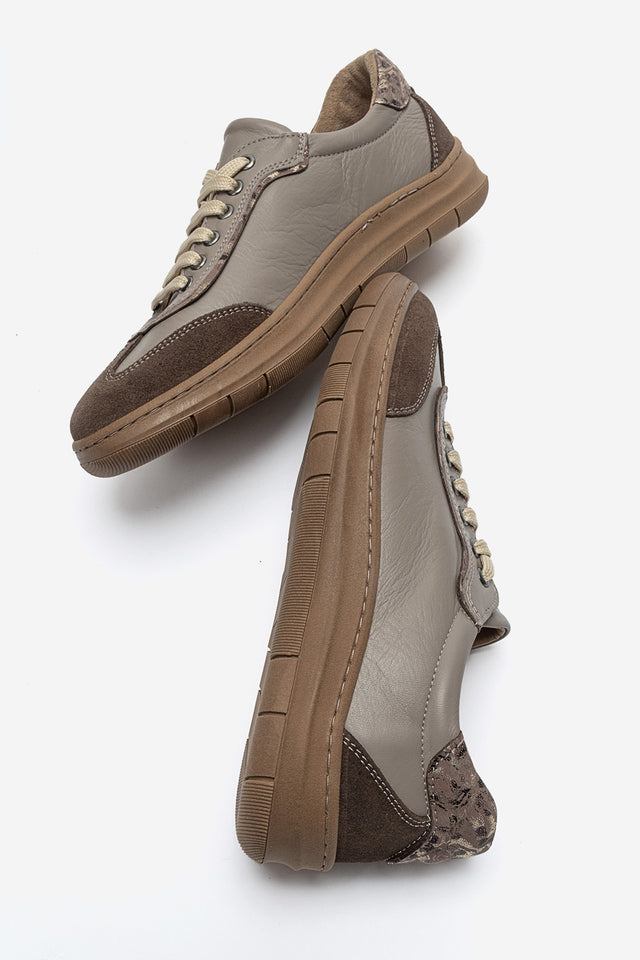Kadın Hakiki Deri Vizon Süet Bağcıklı Kalın Tabanlı Sneaker Uma
