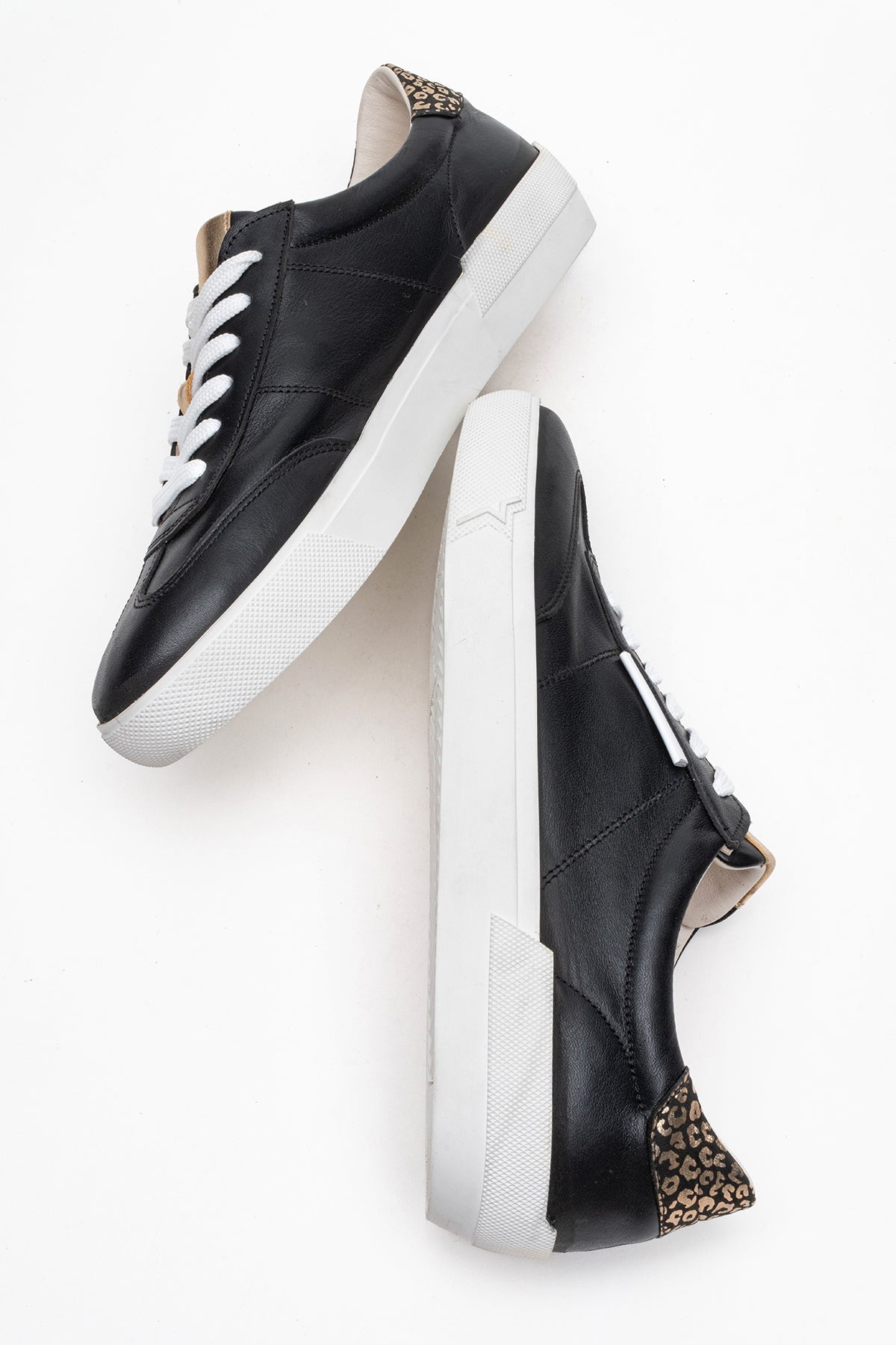 Kadın Hakiki Deri Siyah Altın Detaylı Bağcıklı Kalın Taban Sneaker Günlük Ayakkabı Bria