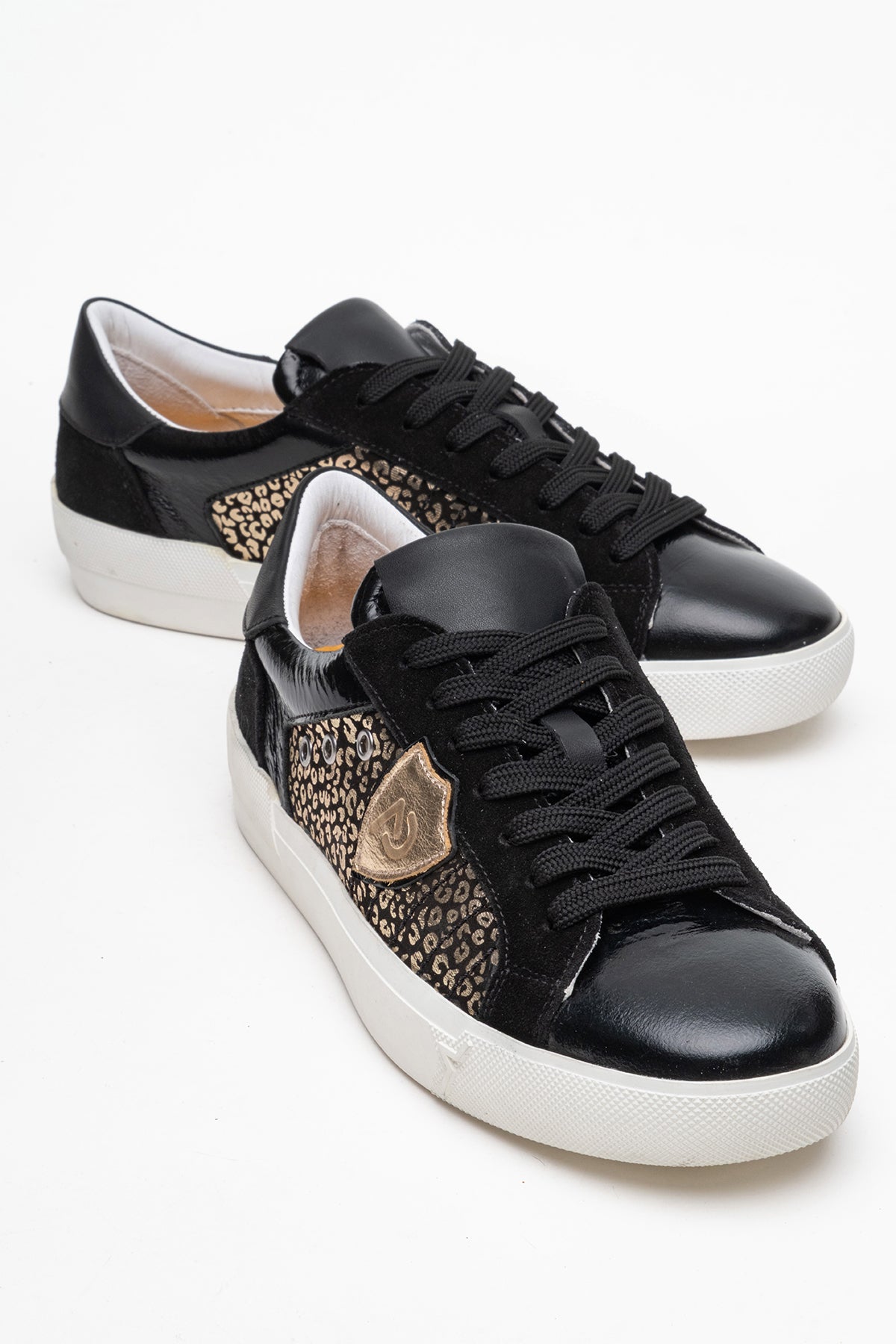 Kadın Hakiki Deri Siyah Altın Gümüş Detaylı Kauçuk Taban Sneaker Cleo