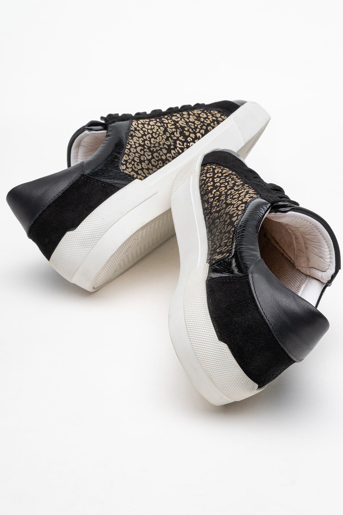Kadın Hakiki Deri Siyah Altın Gümüş Detaylı Kauçuk Taban Sneaker Cleo