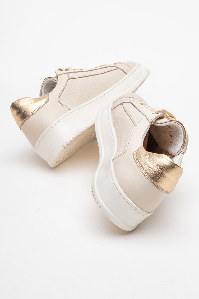 Kadın Hakiki Deri Bej Altın Floter Altın Detaylı Kalın Taban Sneaker Dara