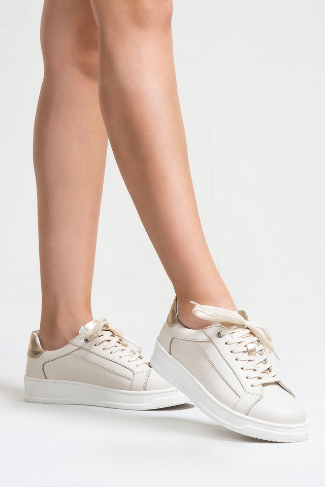Kadın Hakiki Deri Bej Altın Floter Altın Detaylı Kalın Taban Sneaker Dara