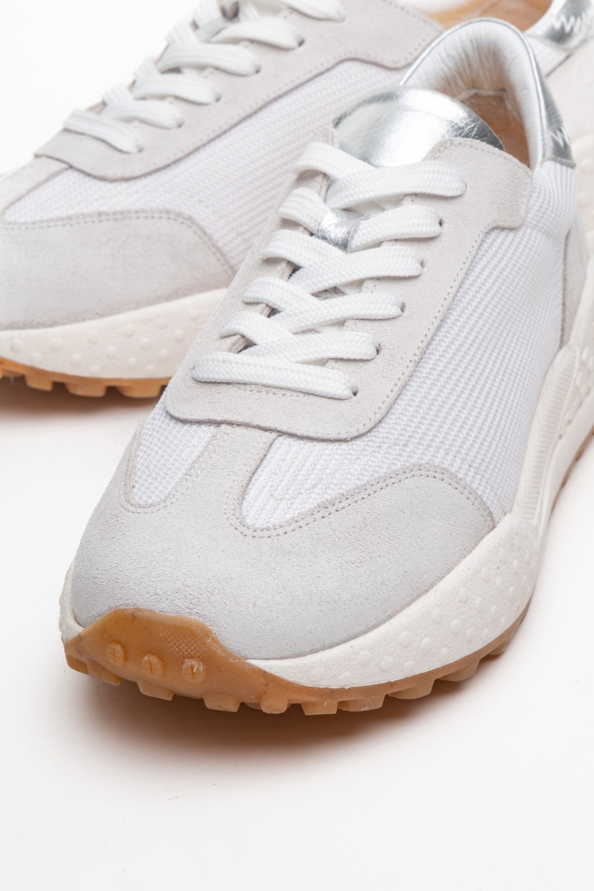 Kadın Hakiki Deri Buz Mavisi Gümüş Süet File Detaylı Kauçuk Taban Sneaker Enia