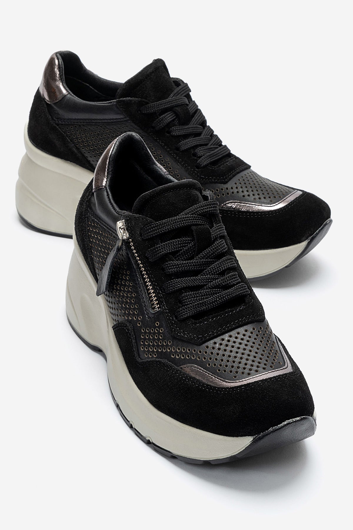 Kadın Hakiki Deri Siyah Süet Lazer Kesim Dolgu Topuklu Sneaker Tia