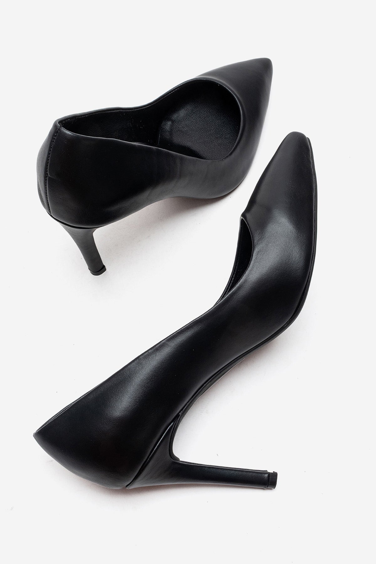 Kadın Hakiki Deri Siyah Sivri Burun 9 cm Yüksek İnce Topuklu Stiletto Raffaella
