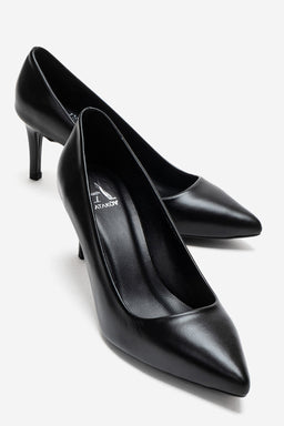 Kadın Hakiki Deri Siyah Sivri Burun 8 cm Yüksek İnce Topuklu Klasik Stiletto Romina