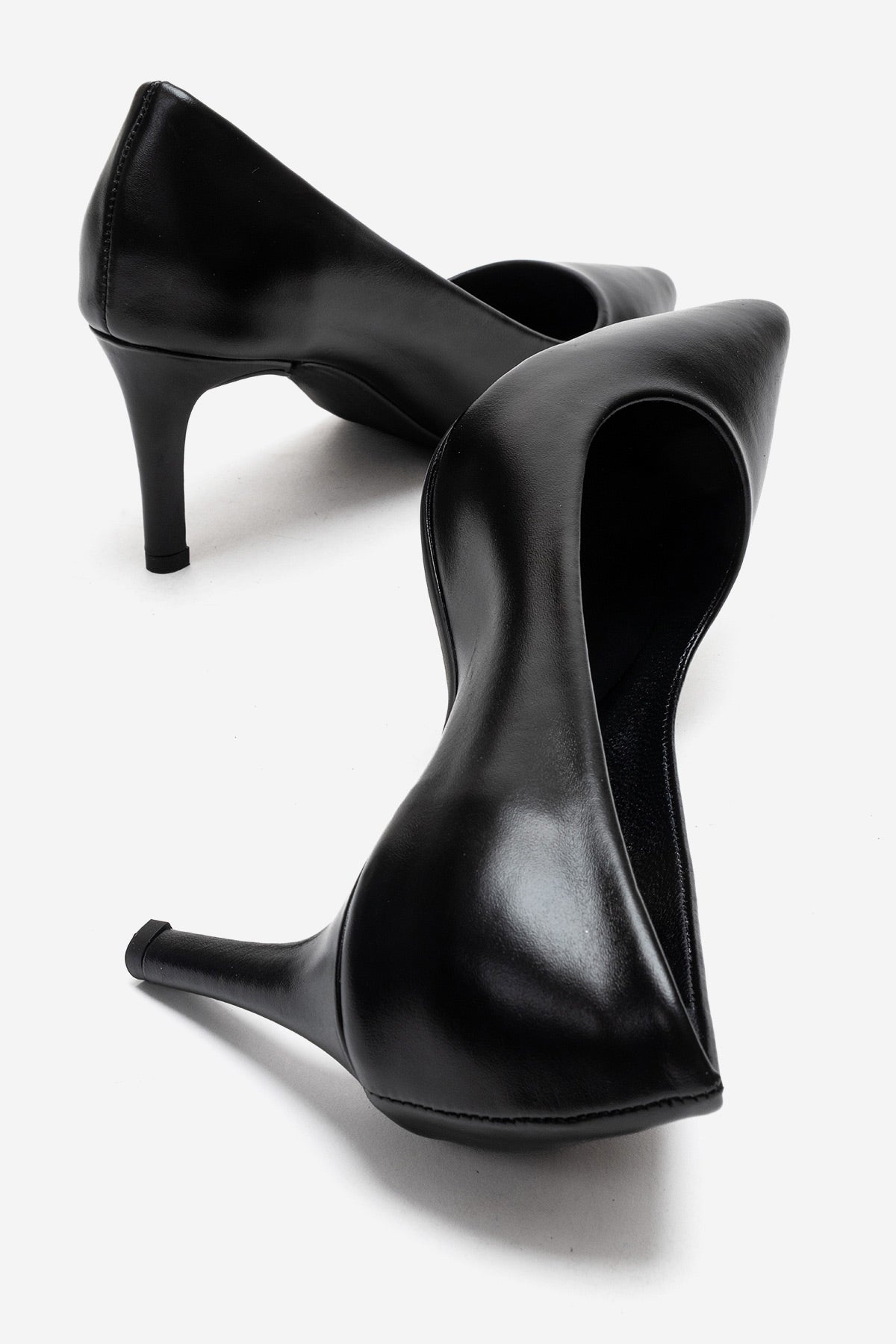 Kadın Hakiki Deri Siyah Sivri Burun 8 cm Yüksek İnce Topuklu Klasik Stiletto Romina