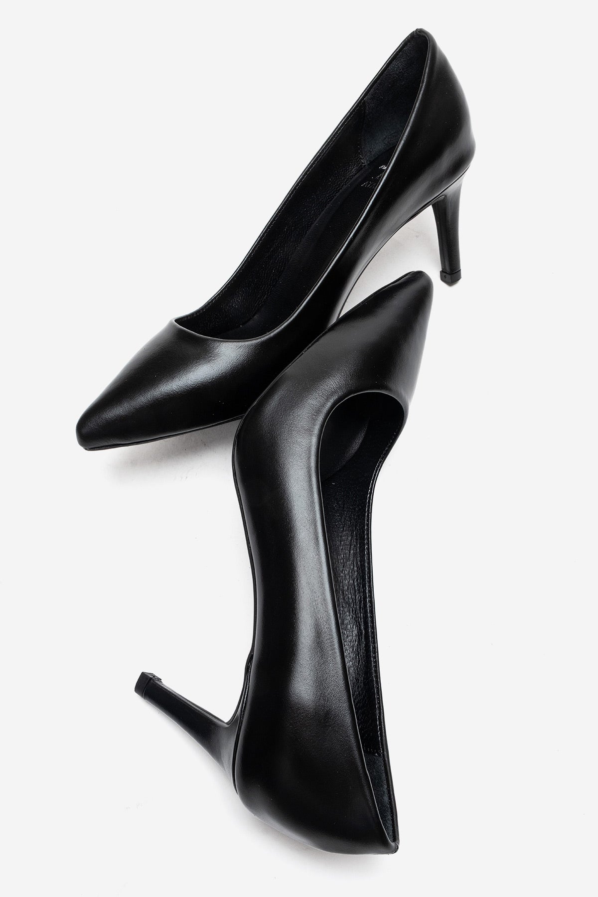 Kadın Hakiki Deri Siyah Sivri Burun 8 cm Yüksek İnce Topuklu Klasik Stiletto Romina