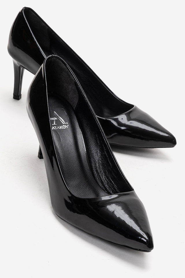 Kadın Hakiki Deri Siyah Rugan Sivri Burun 8 cm Yüksek İnce Topuklu Klasik Stiletto Romina