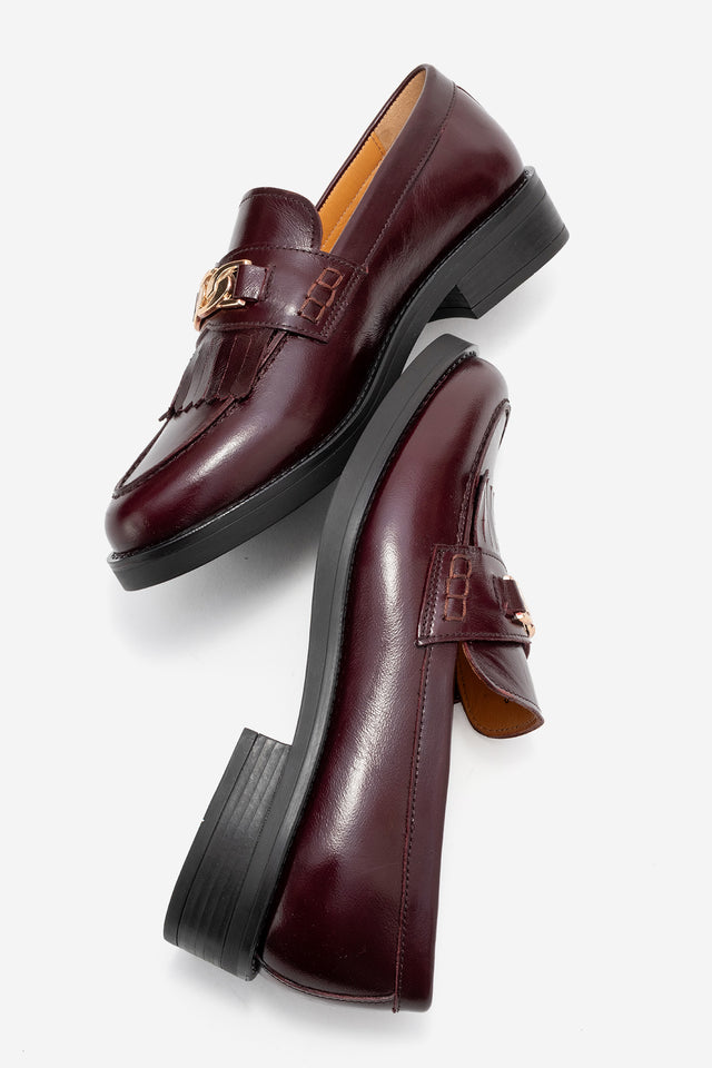 Kadın Hakiki Deri Bordo Saçaklı Altın Zincir Tokalı Loafer Cremona