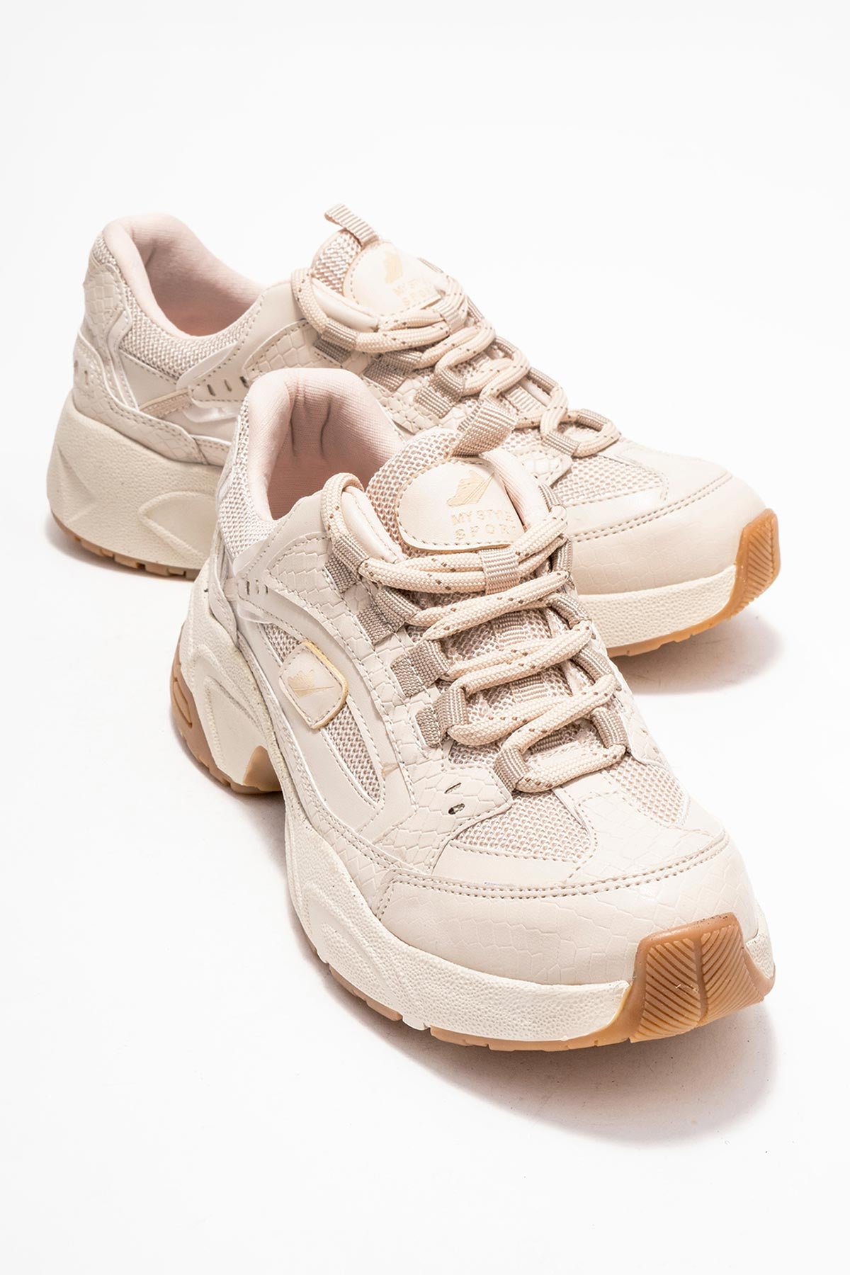 Kadın Bej Bağcıklı Kalın Kauçuk Tabanlı Sneaker Ayakkabı Nia