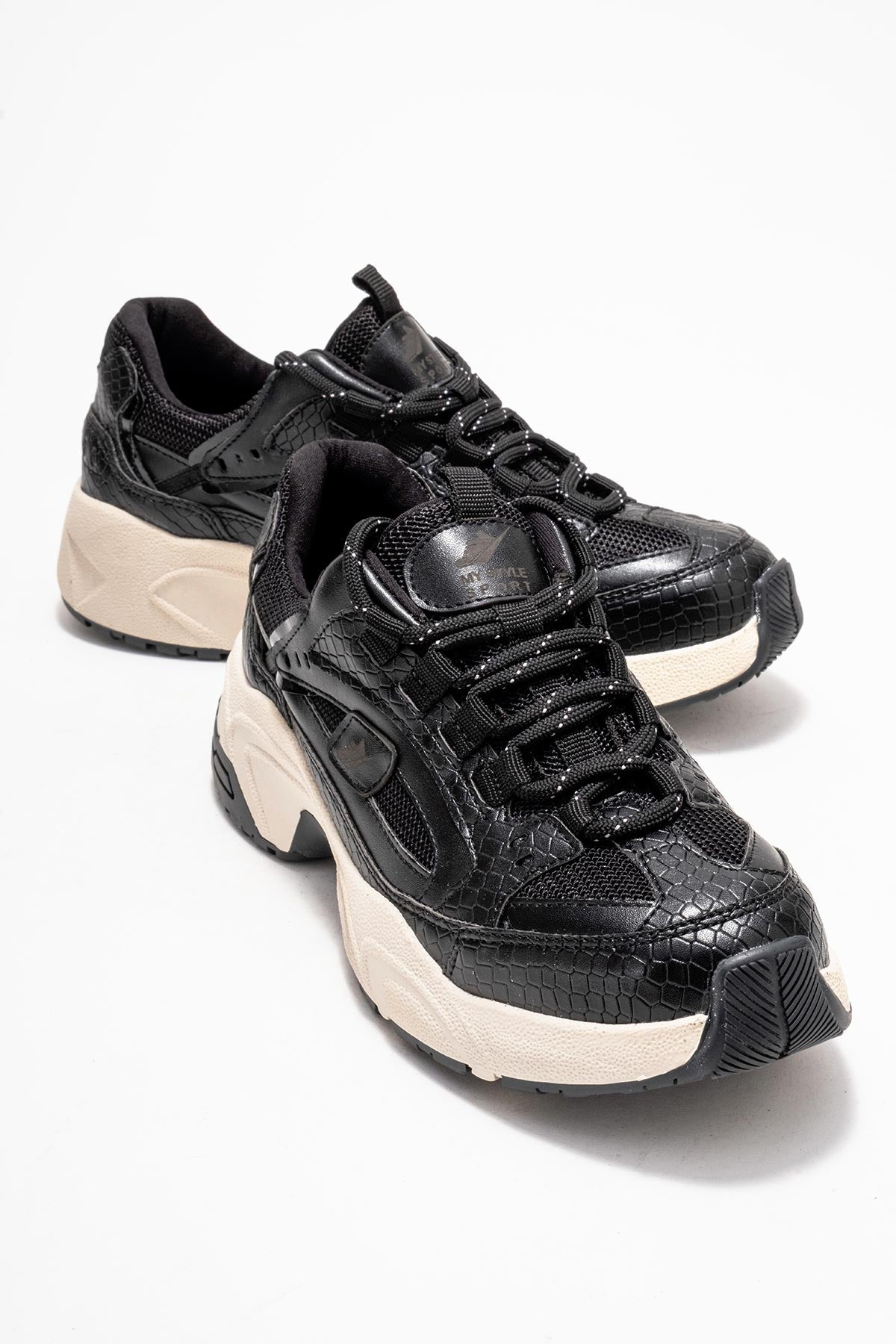 Kadın Siyah Bağcıklı Kalın Kauçuk Tabanlı Sneaker Ayakkabı Nia