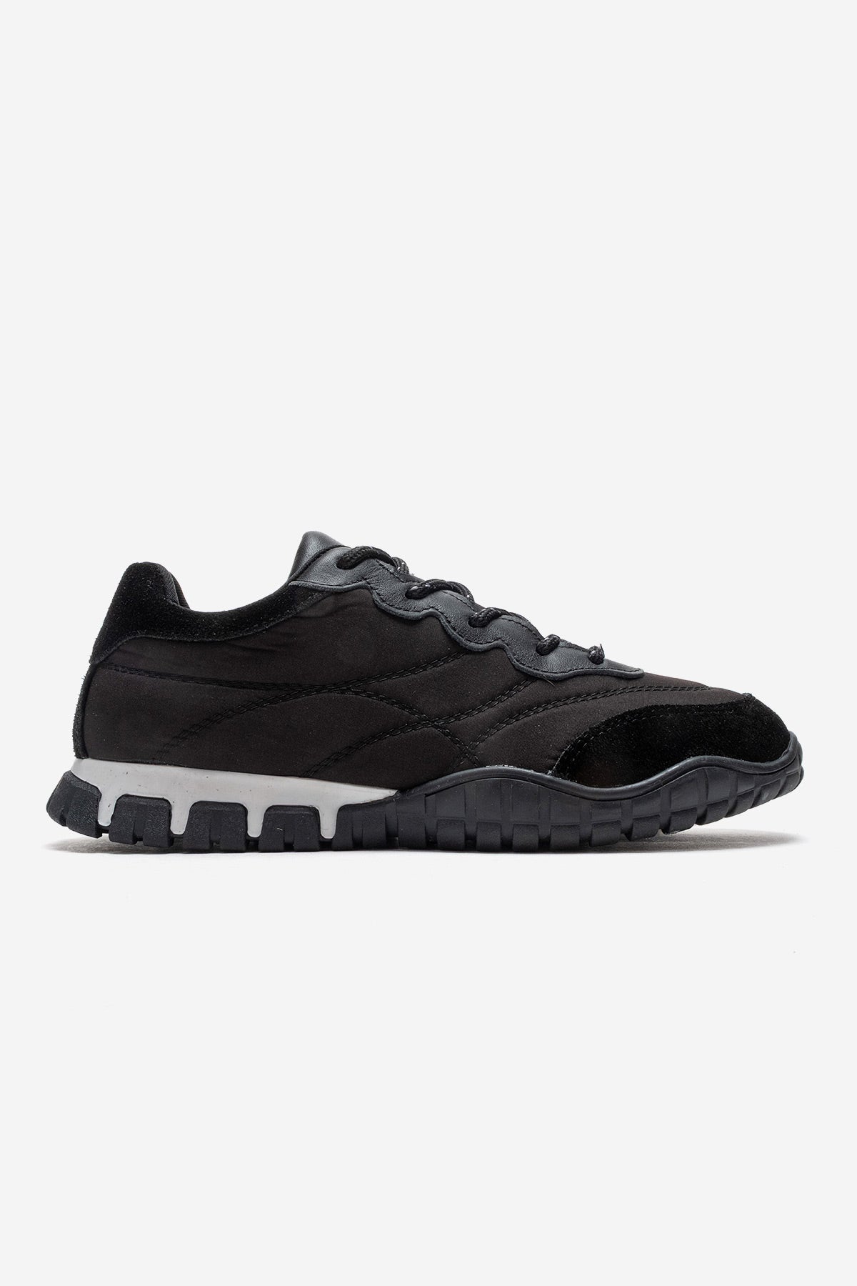 Kadın Siyah Bağcıklı Tırtıklı Kauçuk Tabanlı Sneaker Ayakkabı Rea