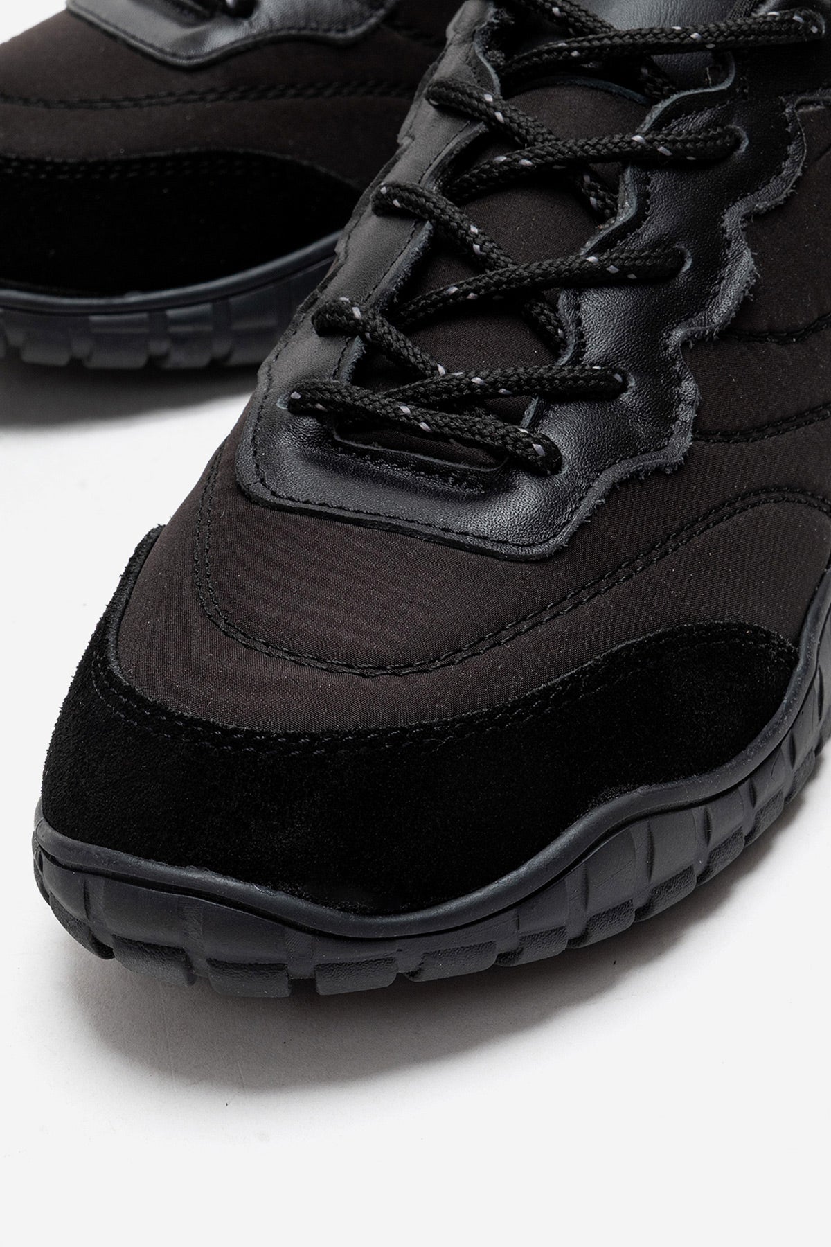 Kadın Siyah Bağcıklı Tırtıklı Kauçuk Tabanlı Sneaker Ayakkabı Rea