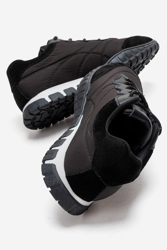 Kadın Siyah Bağcıklı Tırtıklı Kauçuk Tabanlı Sneaker Ayakkabı Rea
