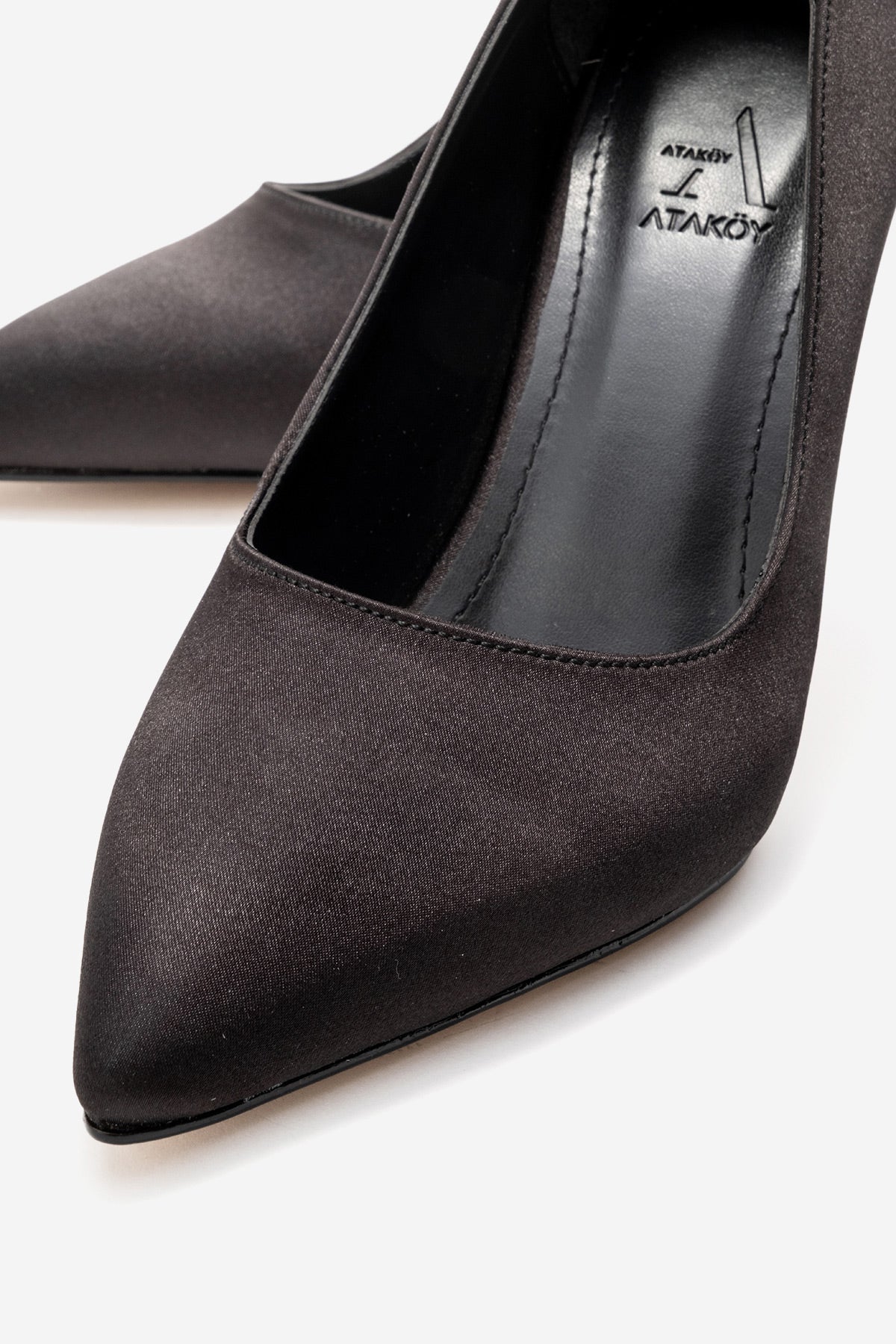Kadın Siyah Saten Sivri Burun Metal 9 cm Yüksek İnce Topuklu Stiletto Francesca