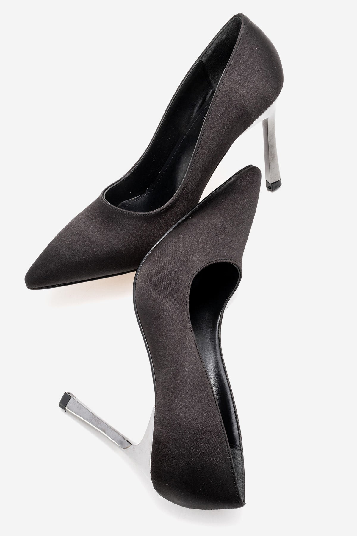 Kadın Siyah Saten Sivri Burun Metal 9 cm Yüksek İnce Topuklu Stiletto Francesca
