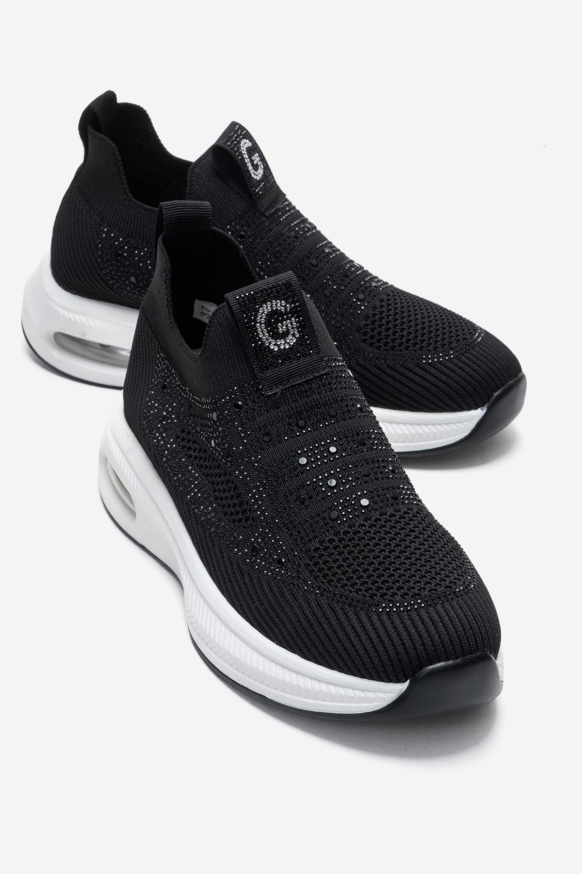 Kadın Siyah Taş Detaylı Bağcıksız Hafif Tabanlı Sneaker Colomba