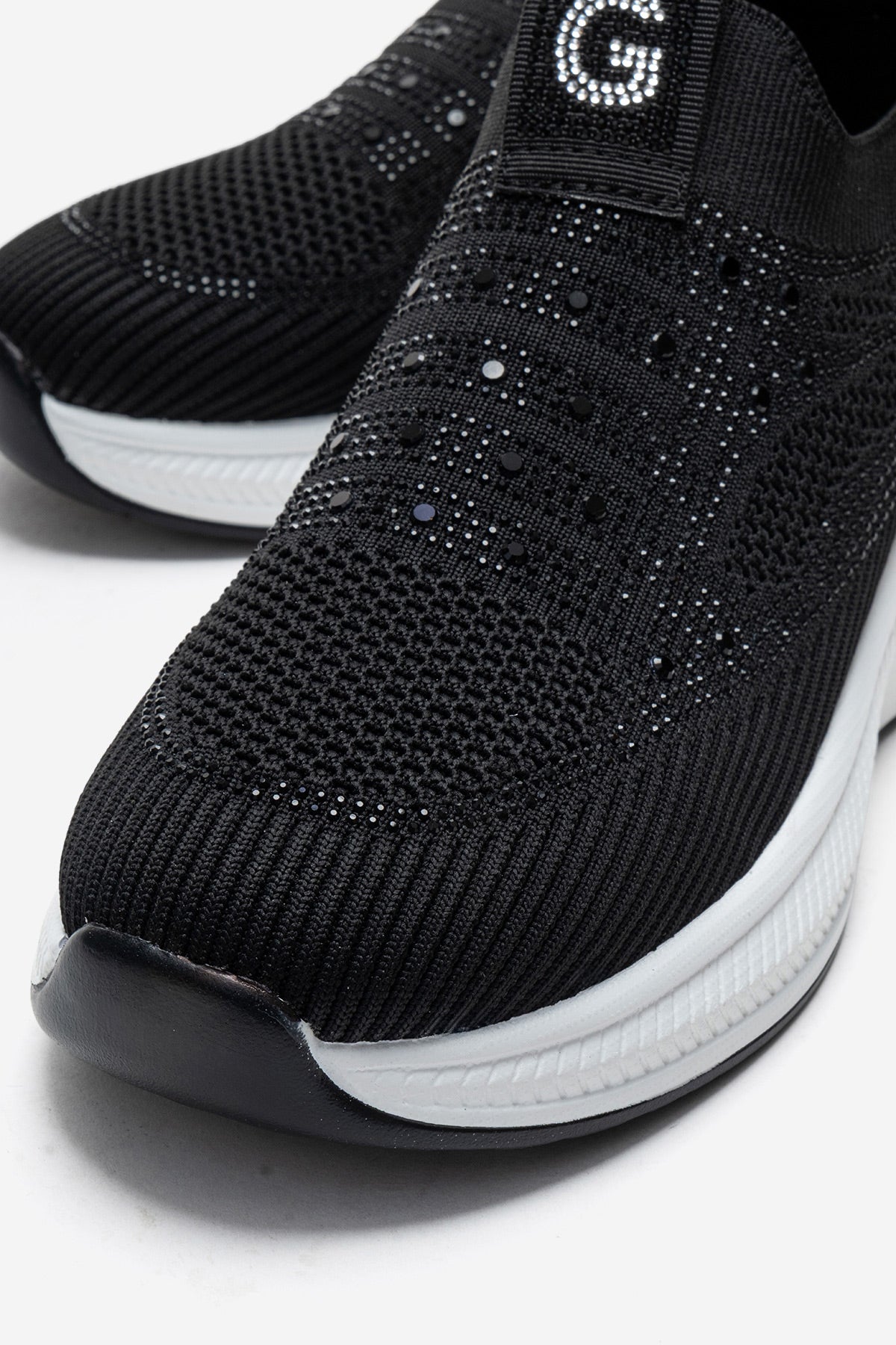 Kadın Siyah Taş Detaylı Bağcıksız Hafif Tabanlı Sneaker Colomba